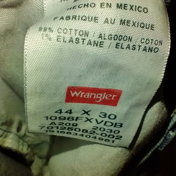 Wrangler Premium Quality Blue Medium Wash Denim Jeans Men's sz 44x30. - Picture 5 of 6